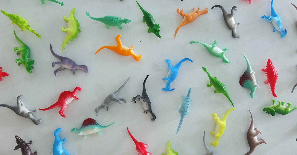 long tail seo: különböző méretű dinoszaurusz figurák, mint a keresési görbék típusai